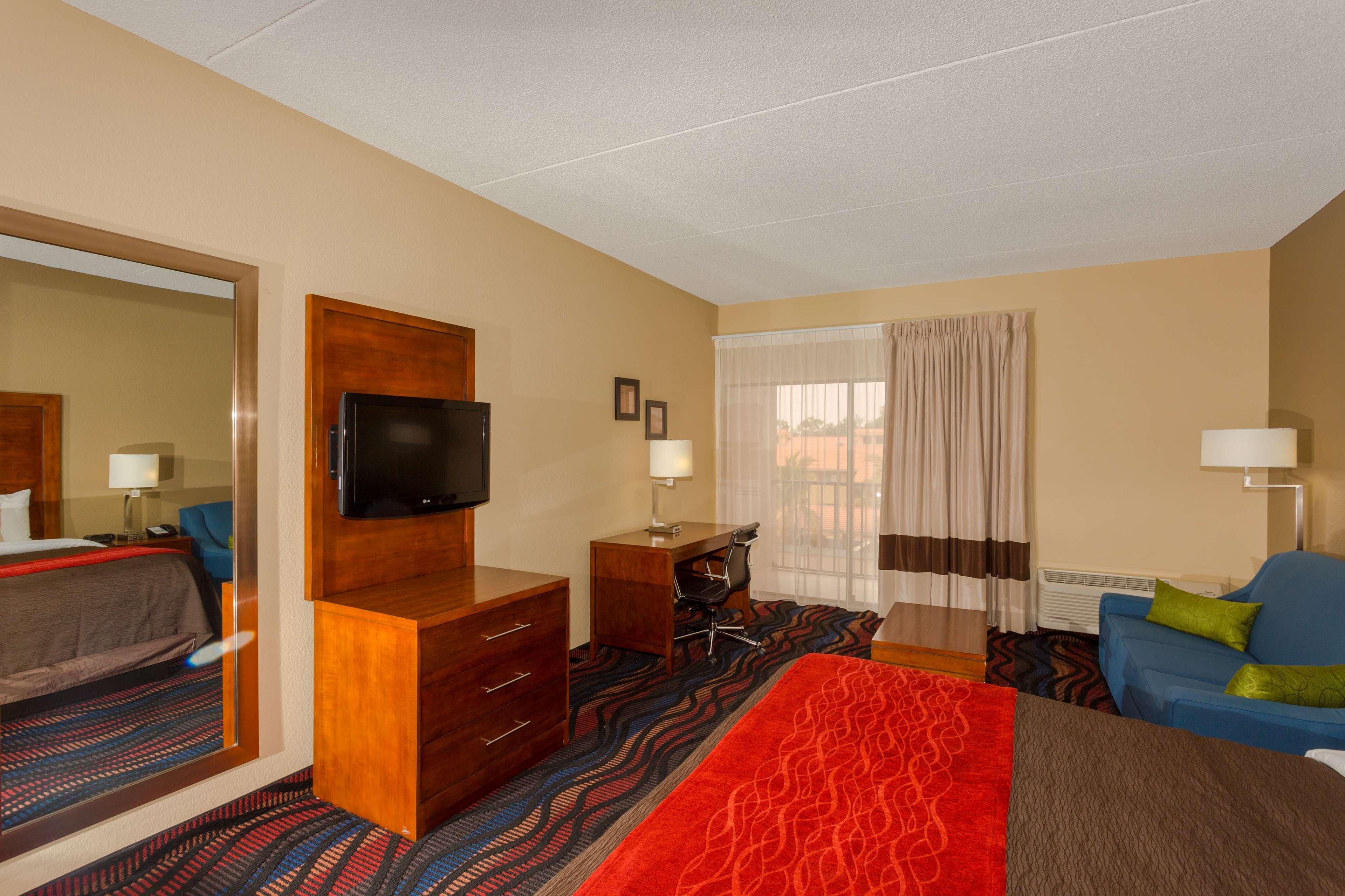 Hotel Baymont By Wyndham Bonita Springs Exterior foto