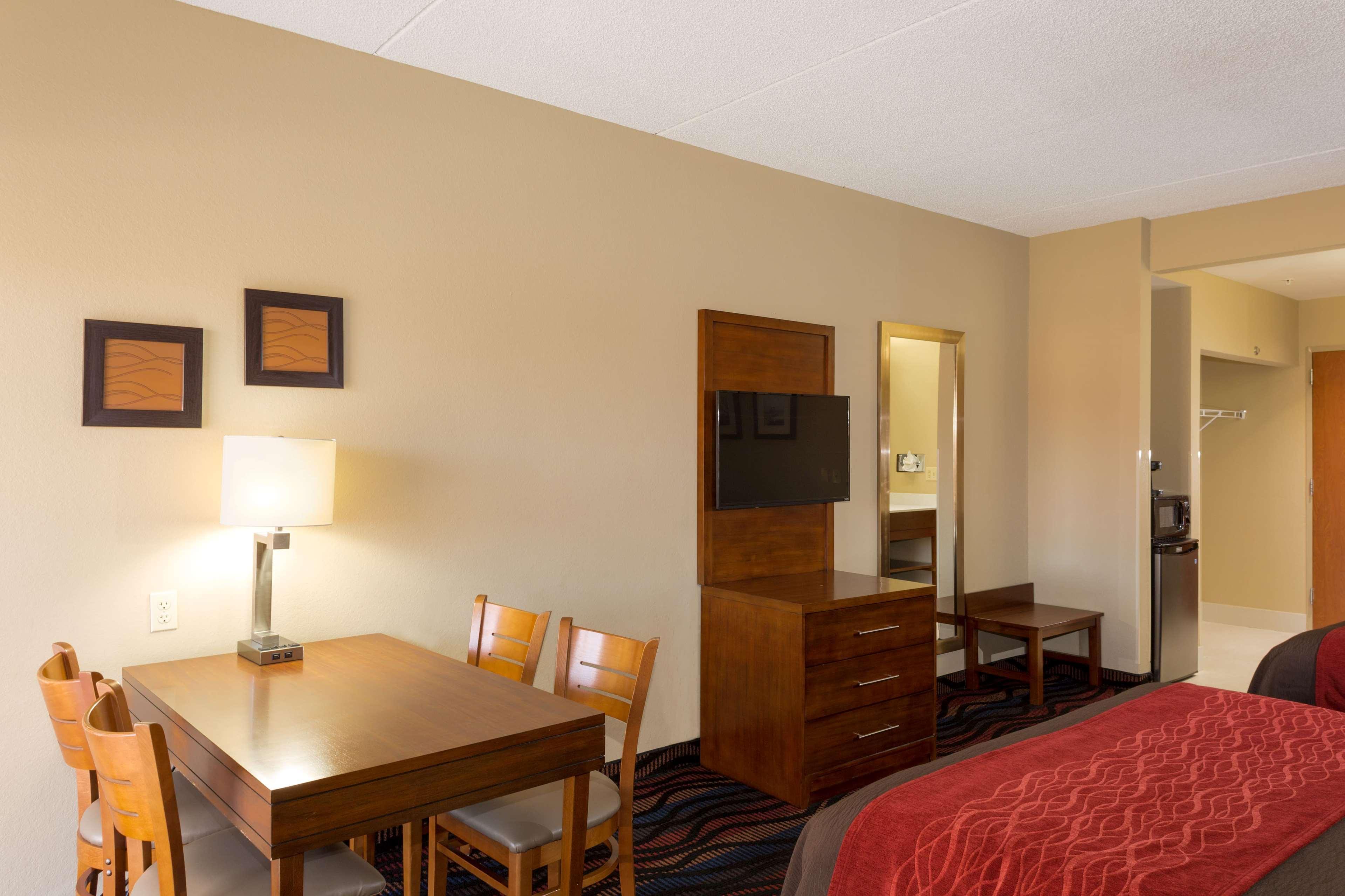 Hotel Baymont By Wyndham Bonita Springs Exterior foto