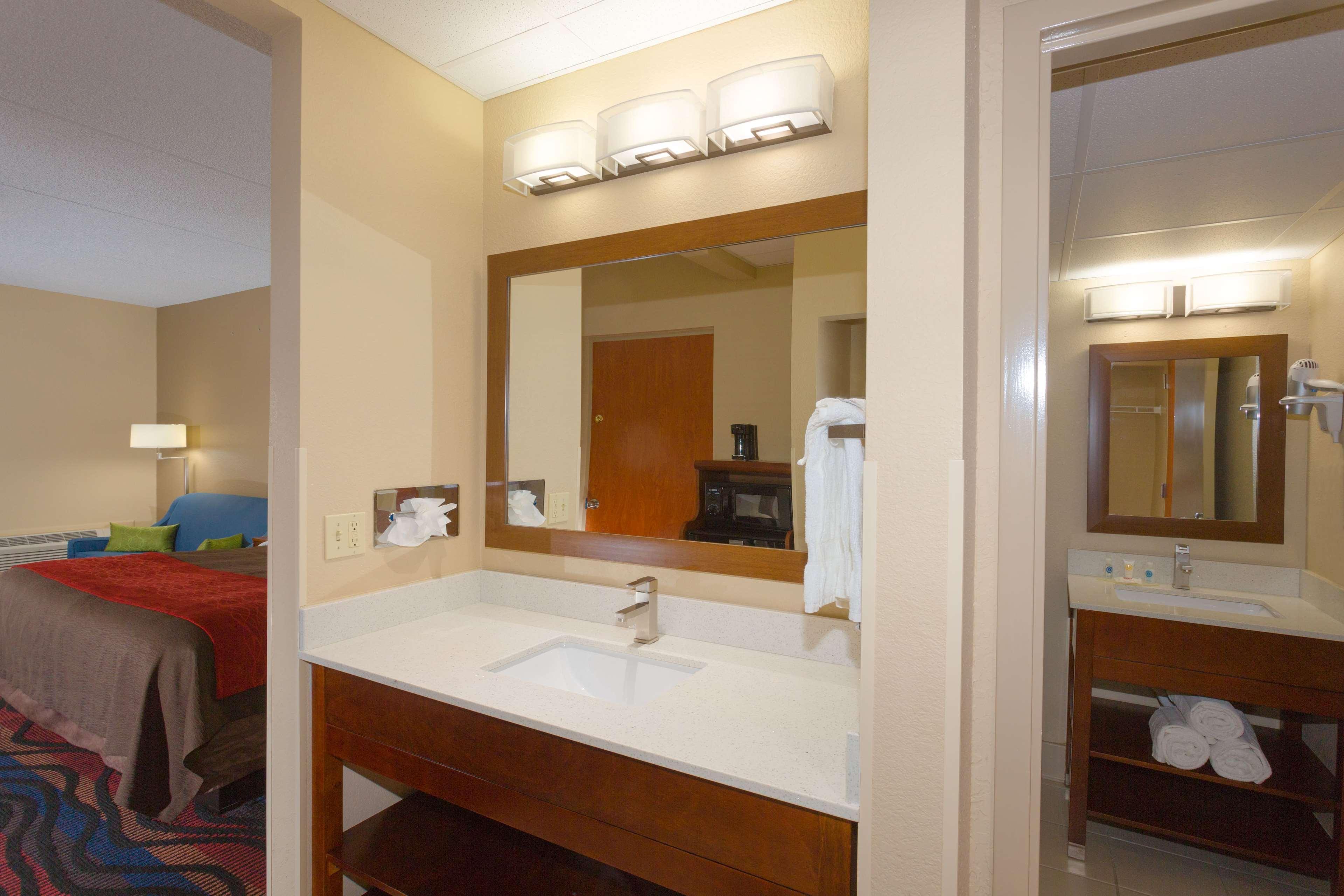 Hotel Baymont By Wyndham Bonita Springs Exterior foto