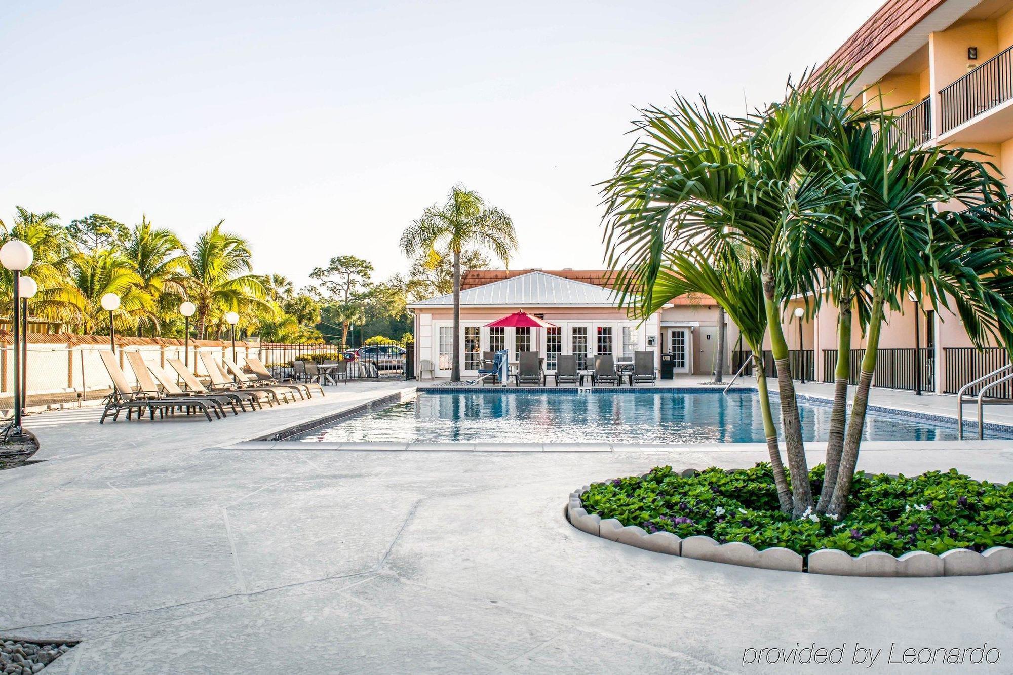 Hotel Baymont By Wyndham Bonita Springs Exterior foto