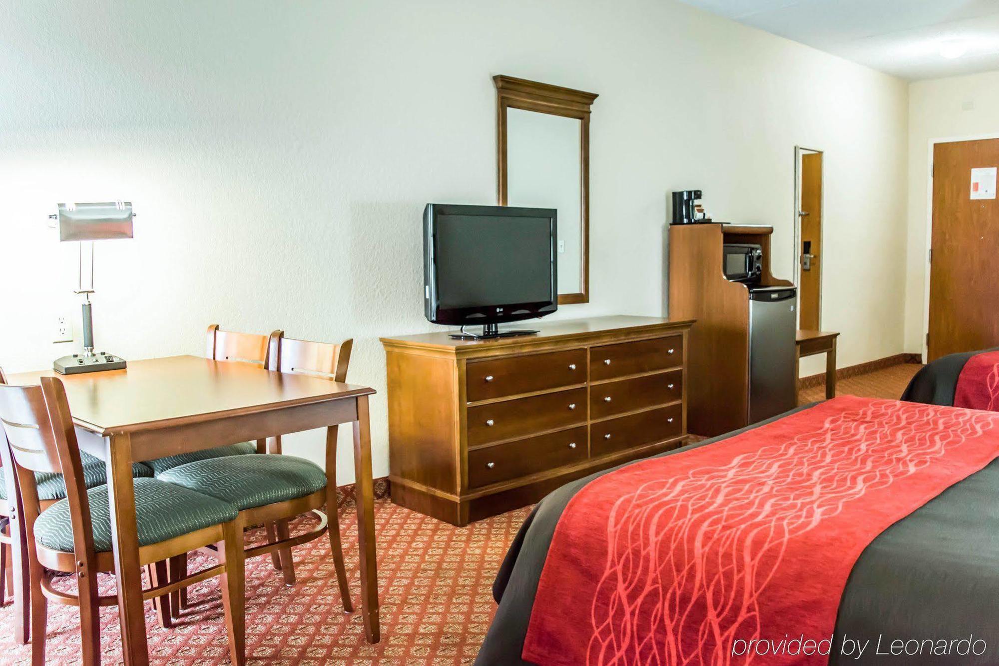 Hotel Baymont By Wyndham Bonita Springs Exterior foto